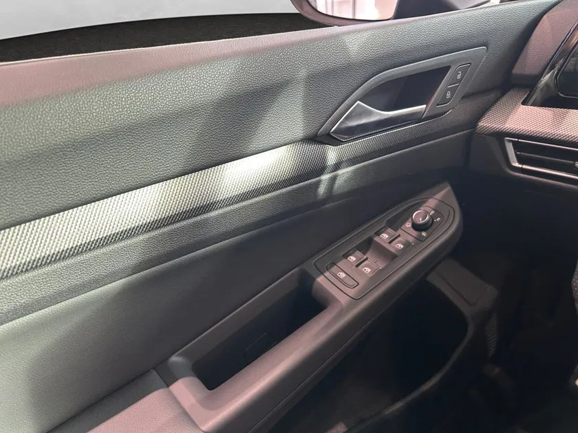 Volkswagen Golf – Image 4