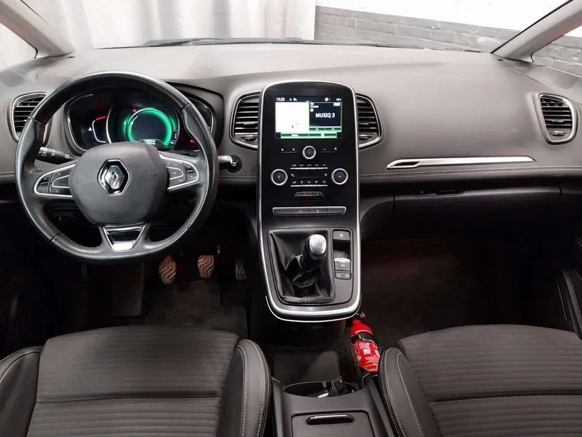 Renault Scenic – Image 8
