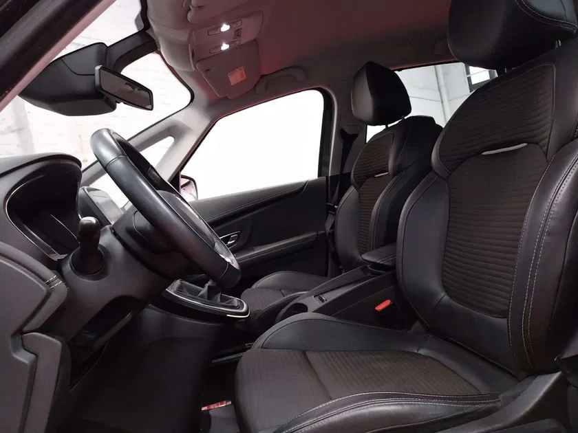 Renault Scenic – Image 9