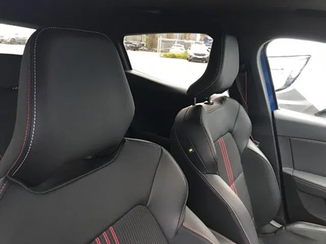 Renault Clio – Image 33
