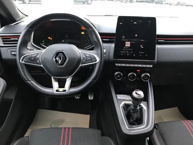 Renault Clio – Image 25