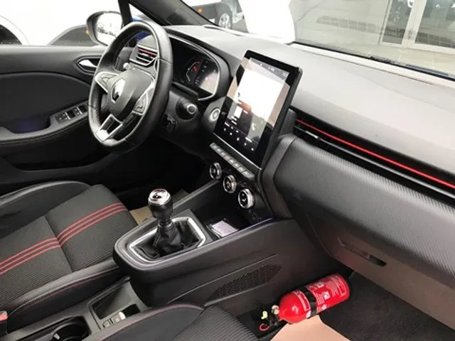Renault Clio – Image 35