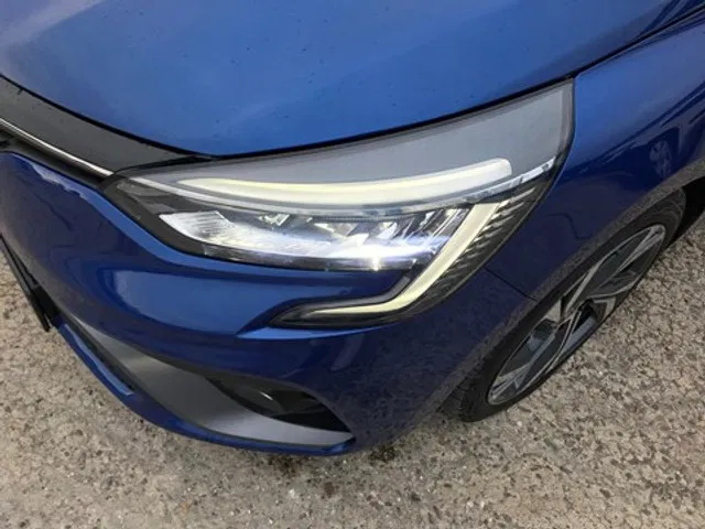 Renault Clio – Image 41