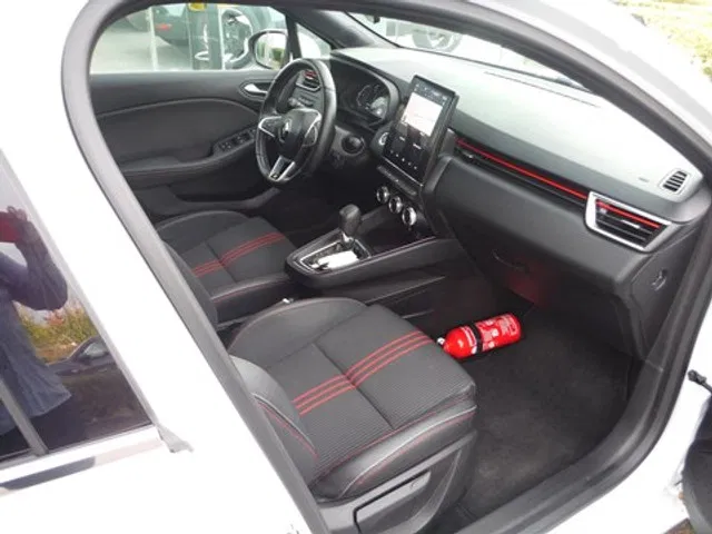 Renault Clio – Image 5