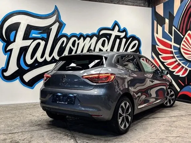 Renault Clio – Image 22