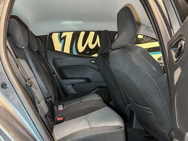 Renault Clio – Image 3