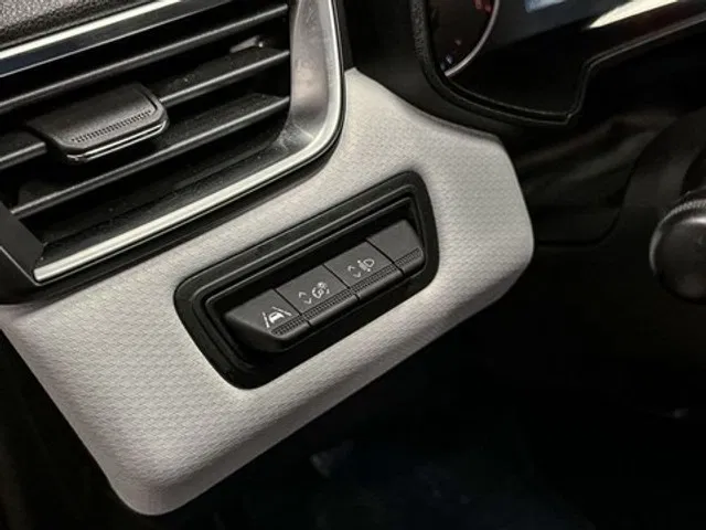 Renault Clio – Image 15