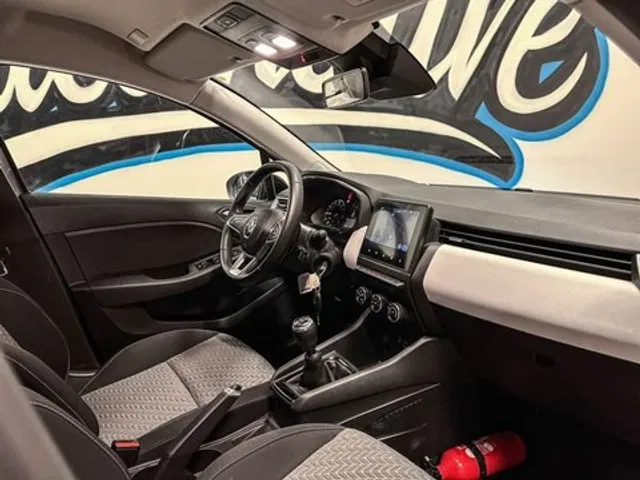 Renault Clio – Image 4