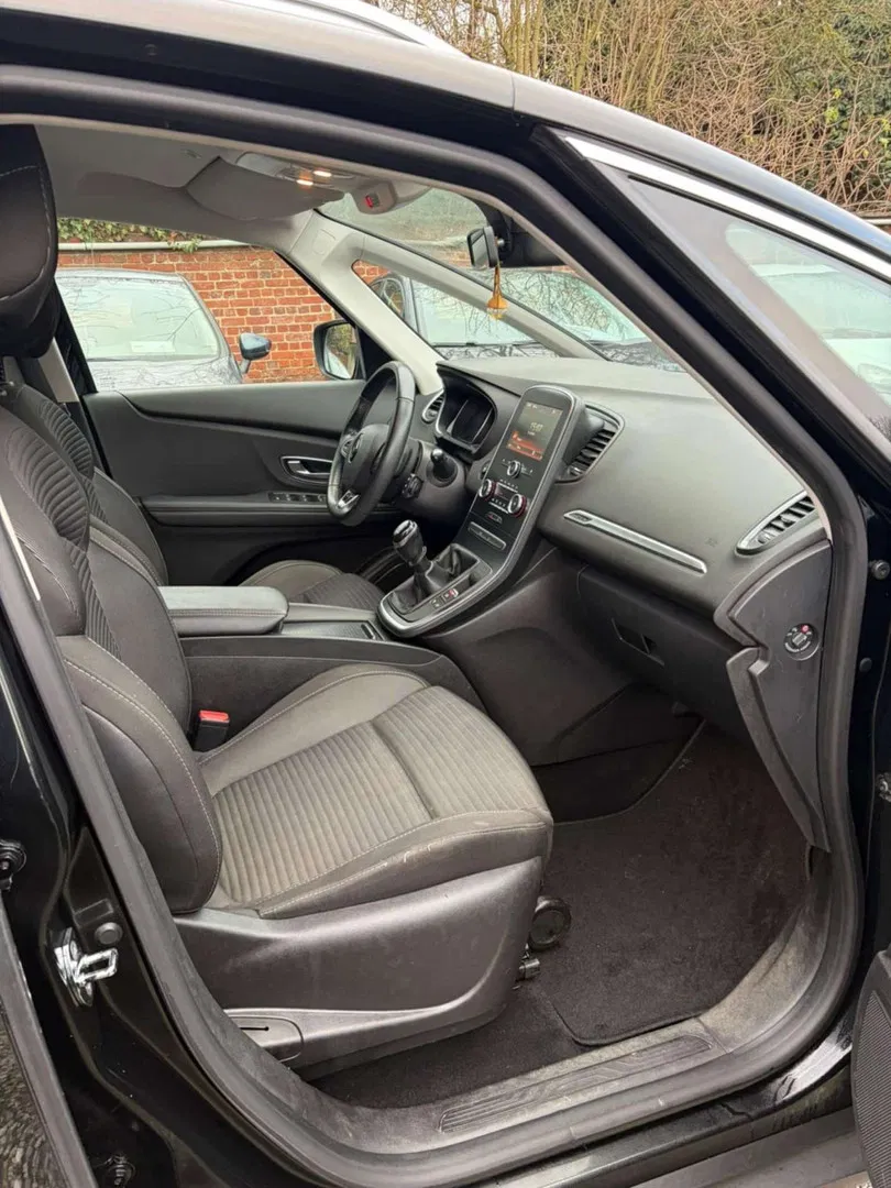 Renault Scenic – Image 10