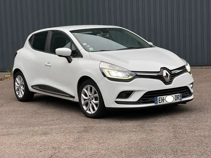 Renault Clio – Image 17
