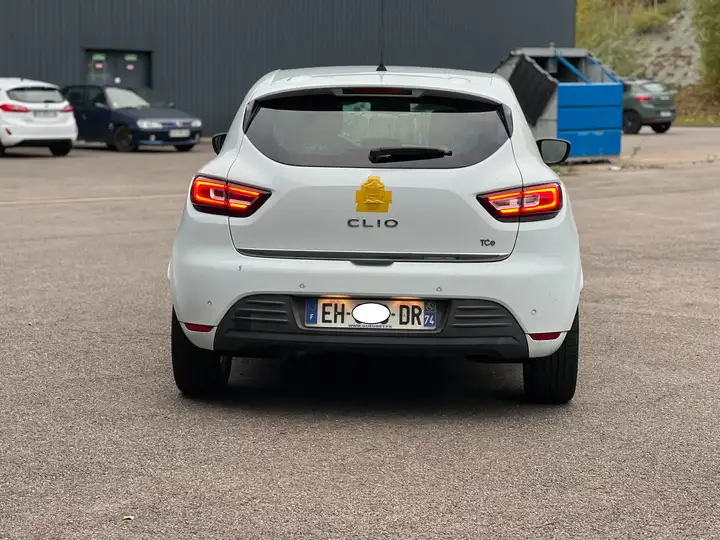 Renault Clio – Image 14