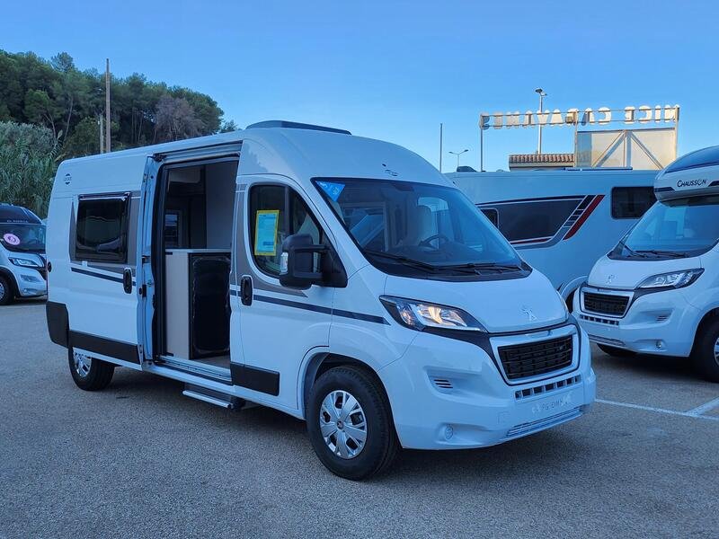 fourgon CARADO cv600 NEUF