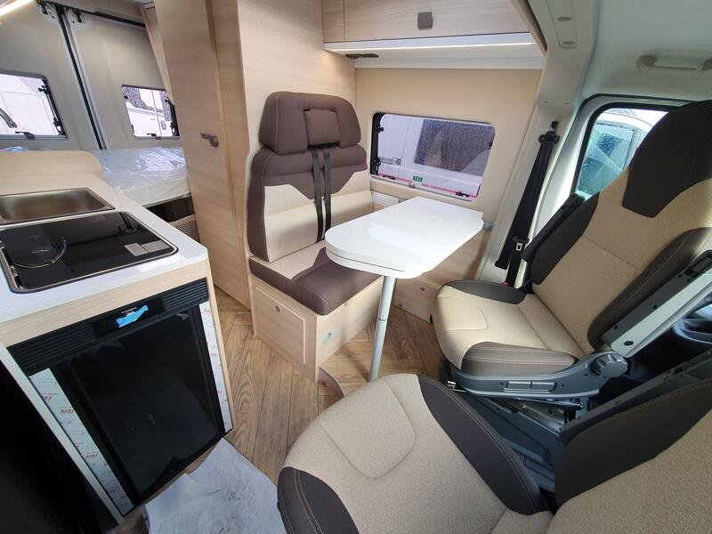fourgon CHALLENGER V 114 START EDITION TOIT RELEVABLE 2024 NEUF – Image 4