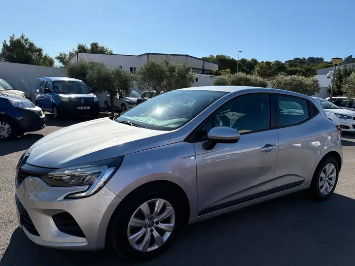 Renault Clio – Image 12