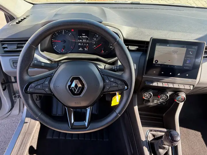 Renault Clio – Image 6