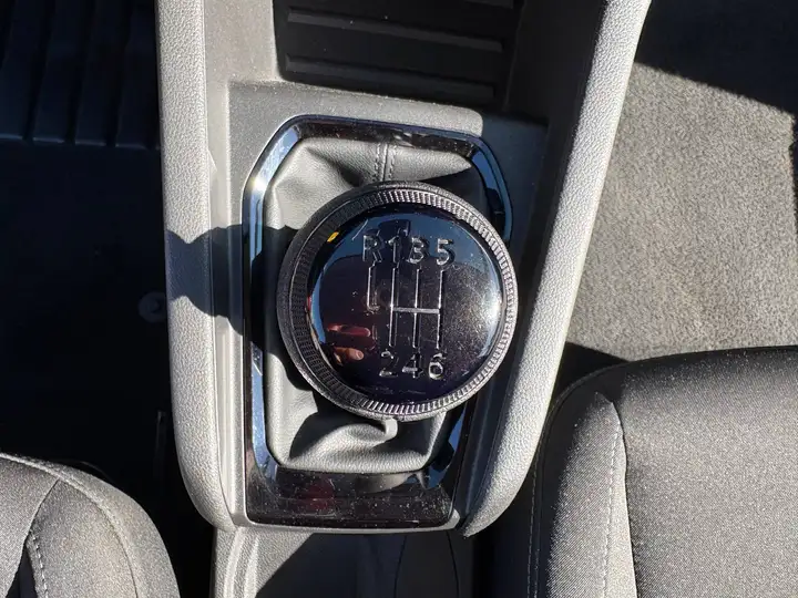 Renault Clio – Image 2