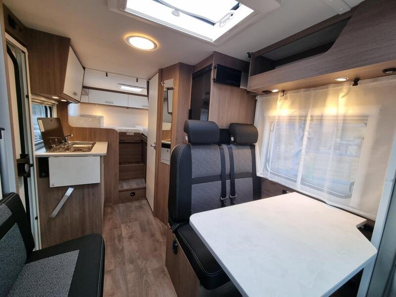 camping-car CARADO V 347 PRO + NEUF – Image 14