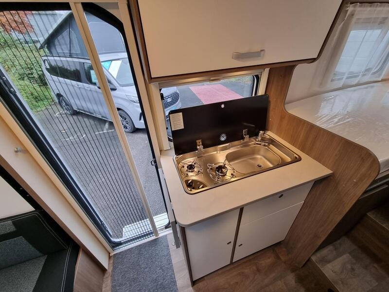 camping-car CARADO V 347 PRO + NEUF – Image 7