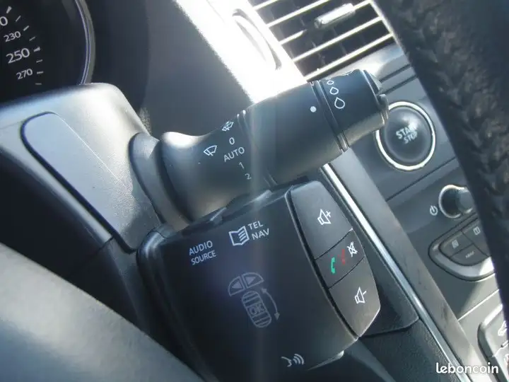 Renault Latitude – Image 4