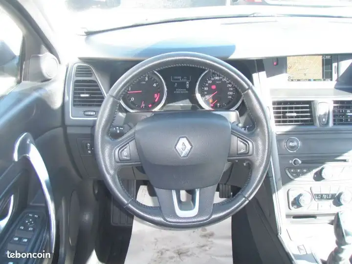 Renault Latitude – Image 11