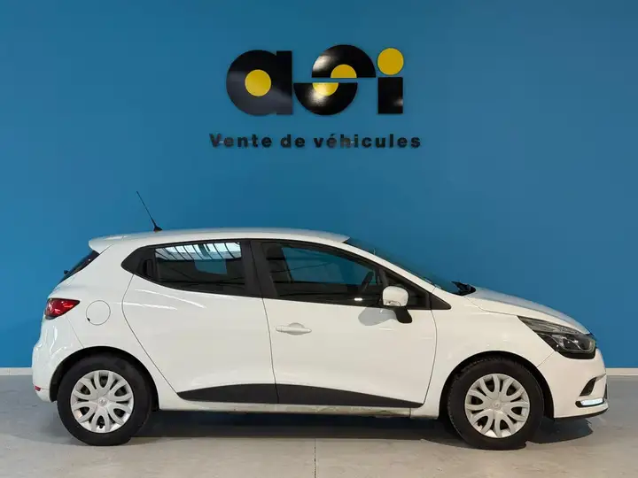 Renault Clio – Image 9