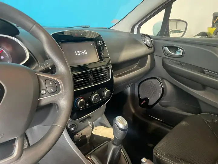 Renault Clio – Image 4