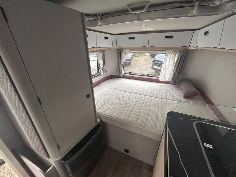 caravane ERIBA TOURING FAMILY 310 COLOR OCCASION – Image 4