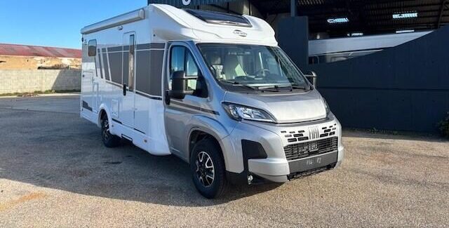camping-car CARADO V 337 PRO + NEUF