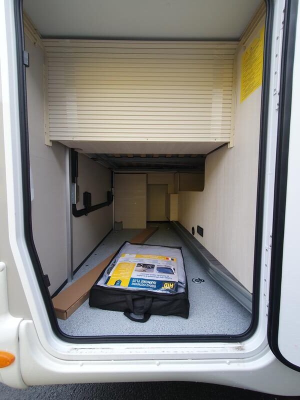 camping-car CHALLENGER 328 GRAPHITE ULTIMATE NEUF – Image 11
