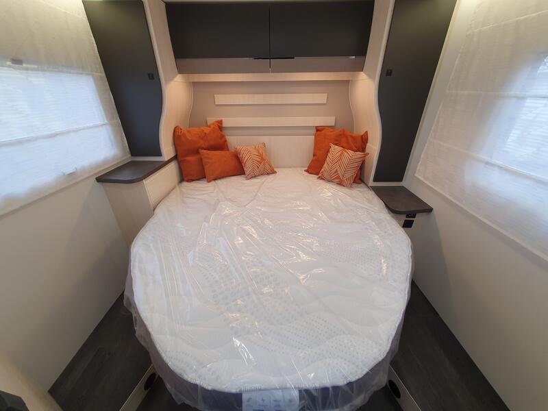 camping-car CHALLENGER 328 GRAPHITE ULTIMATE NEUF – Image 10