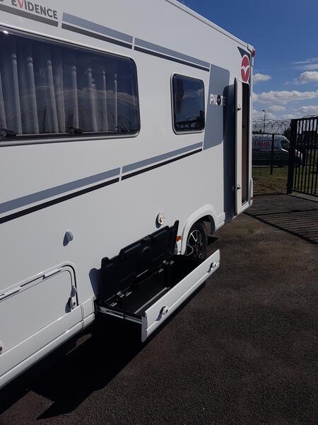 camping-car PILOTE P 696 D EVIDENCE PLUS NEUF – Image 13