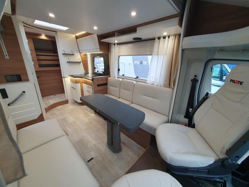 camping-car PILOTE P 696 D EVIDENCE PLUS NEUF – Image 6