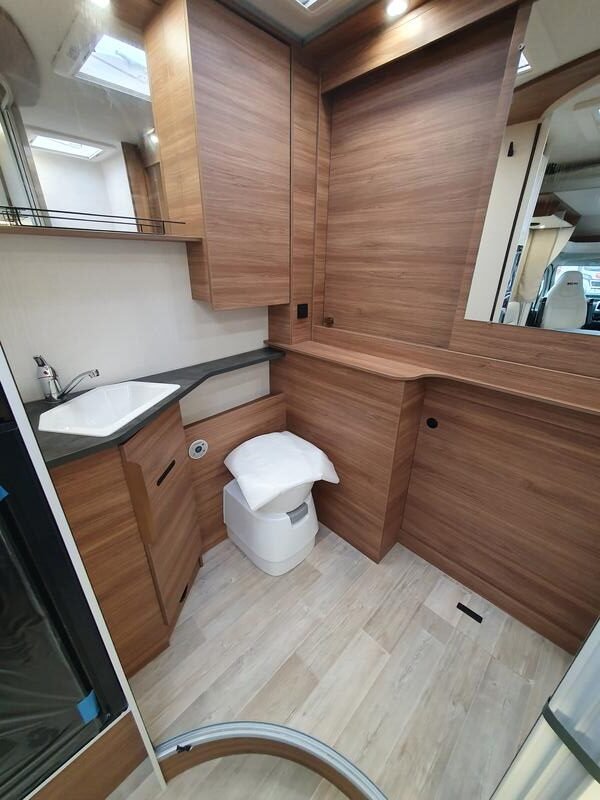 camping-car PILOTE P 696 D EVIDENCE PLUS NEUF – Image 8