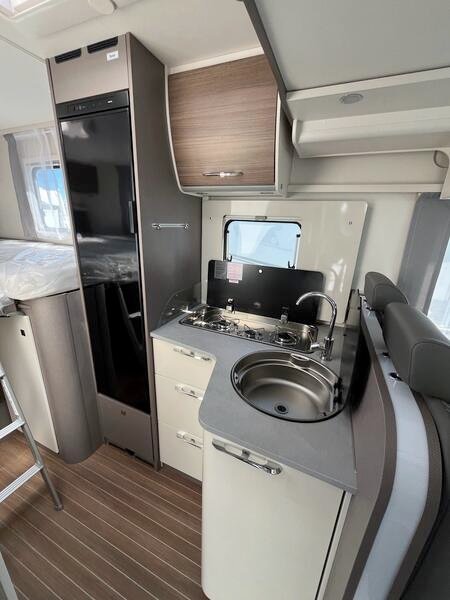 camping-car ETRUSCO T 6900 SB NEUF – Image 4