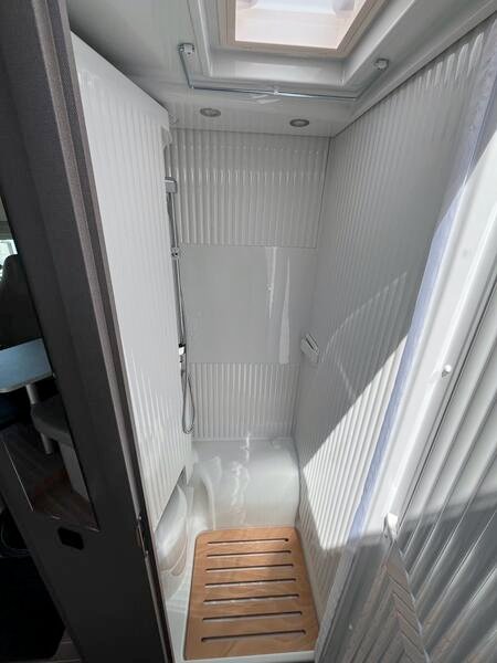 camping-car ETRUSCO T 6900 SB NEUF – Image 6