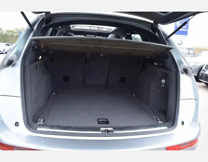 Audi Q5 – Image 10